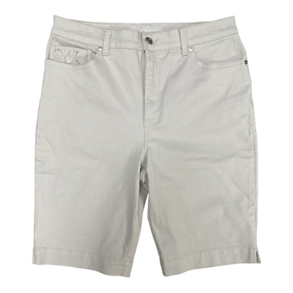 Gloria Vanderbilt Cream Bermuda Shorts with Textured Fabric - Picture 1 of 6